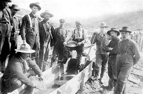 klondike gold rush facts